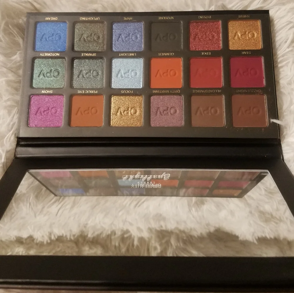 🆕 OPV BEAUTY LONDON Spotlight Palette